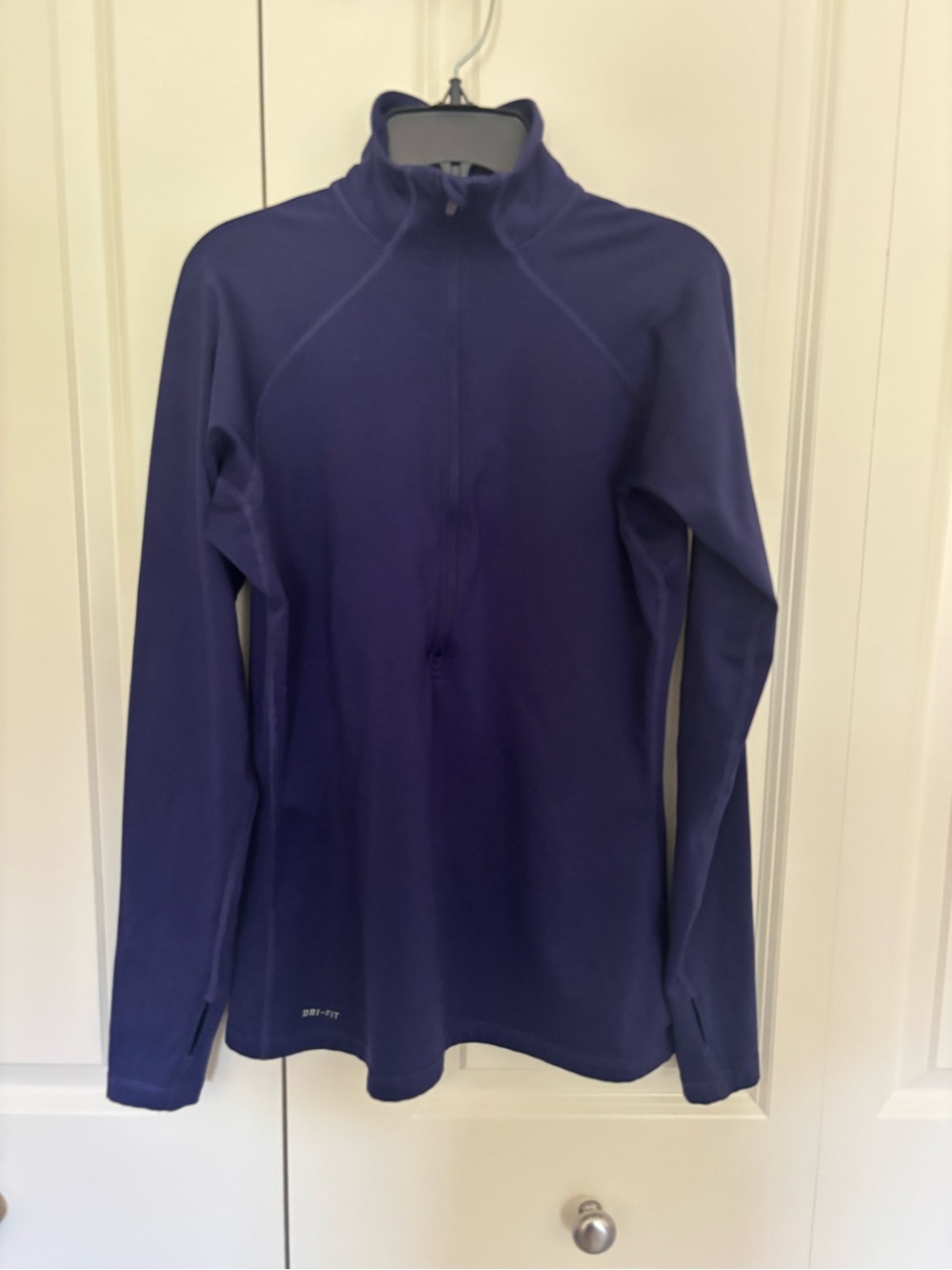 Nike Pro Women’s Size Medium Dri-Fit Long Sleeve 1/2 Zip Pullover.